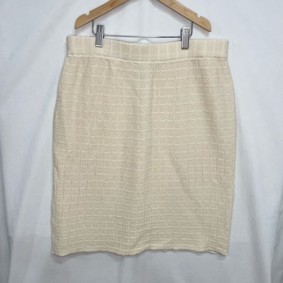 Vintage St. John Collection Skirt - Picture 3 of 6